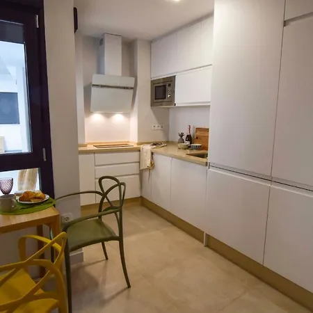 Apartment Estudios Ollerias By Sharingco Malaga