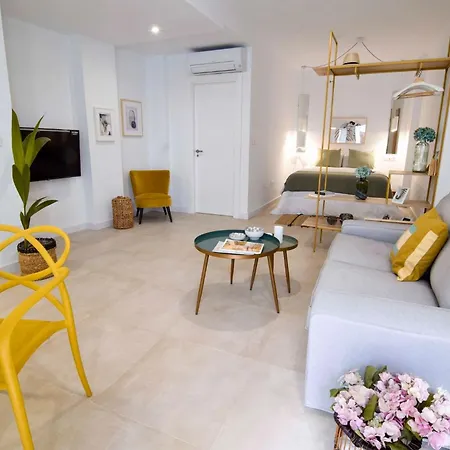 Apartment Estudios Ollerias By Sharingco Malaga